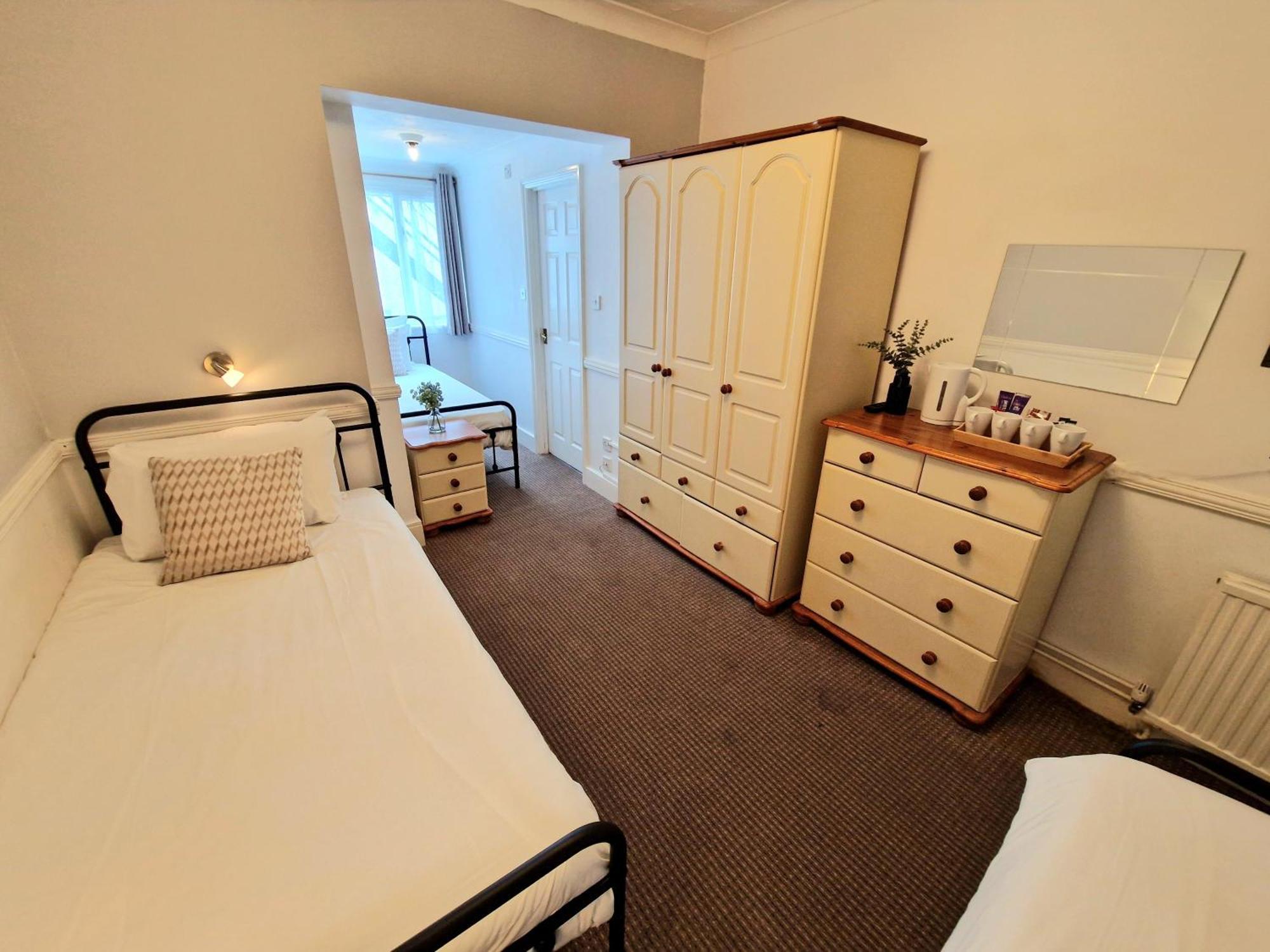 Pensión The Kensington 4*