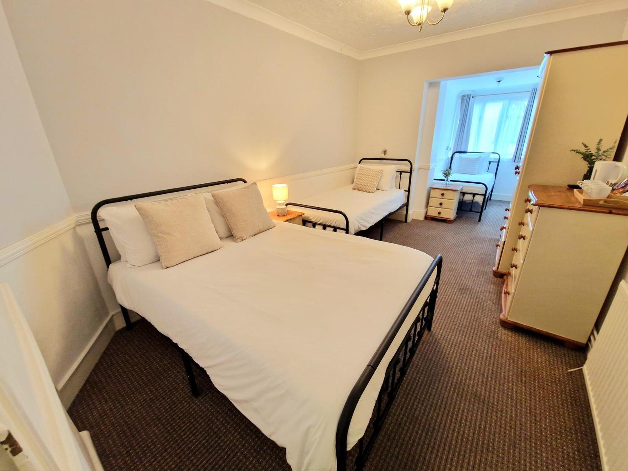 The Kensington 4* Great Yarmouth