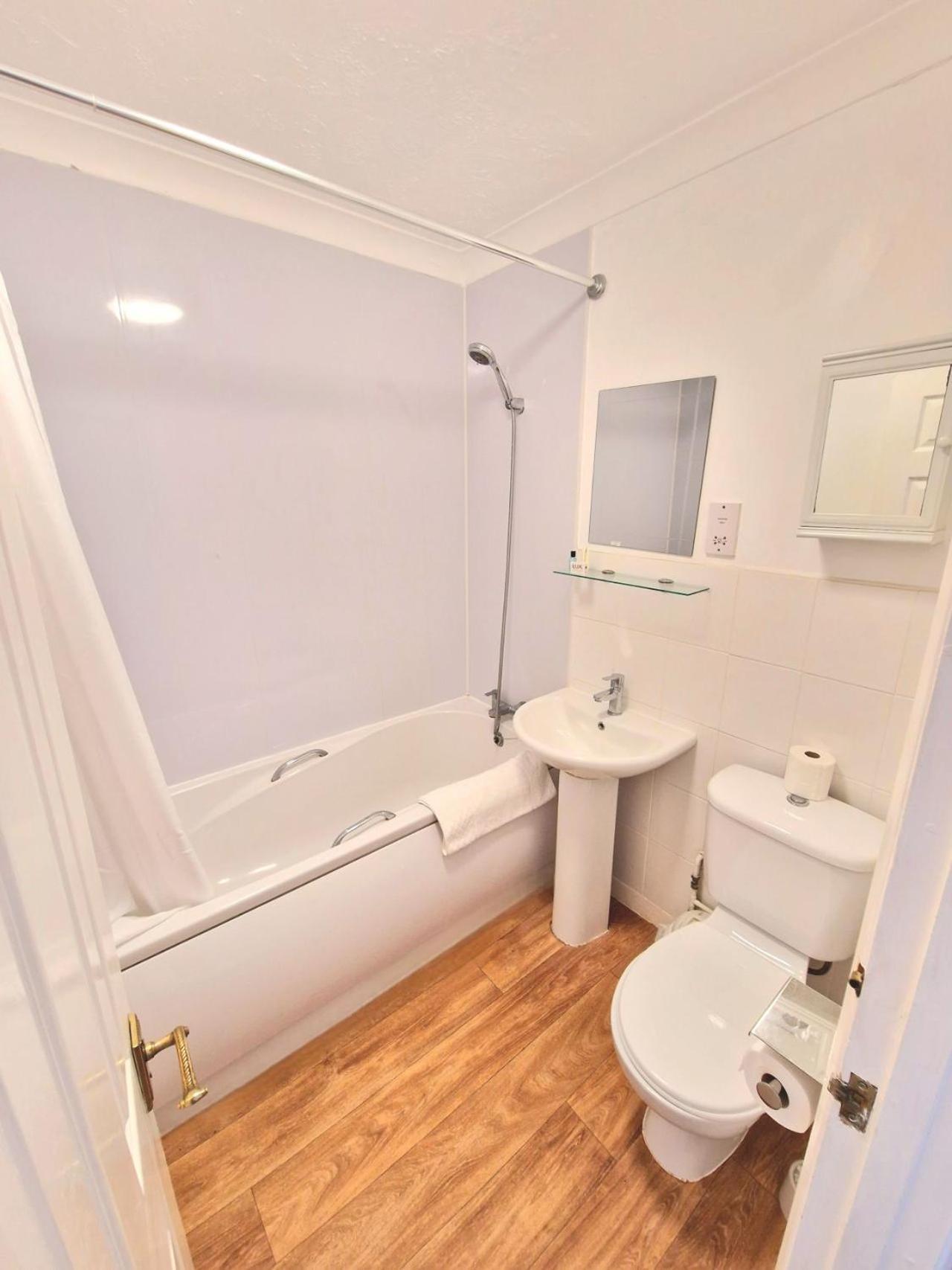 Pensión The Kensington 4*