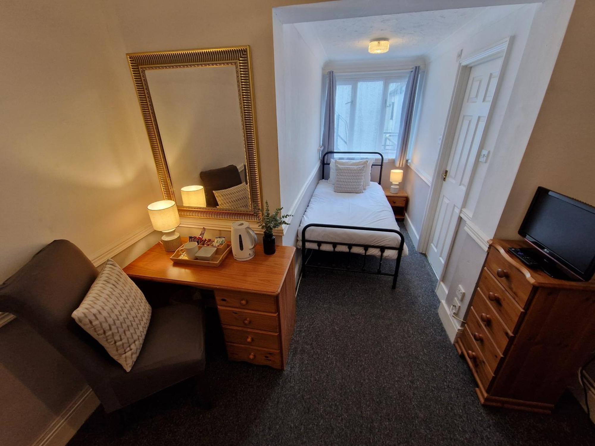 The Kensington Pensión 4*
